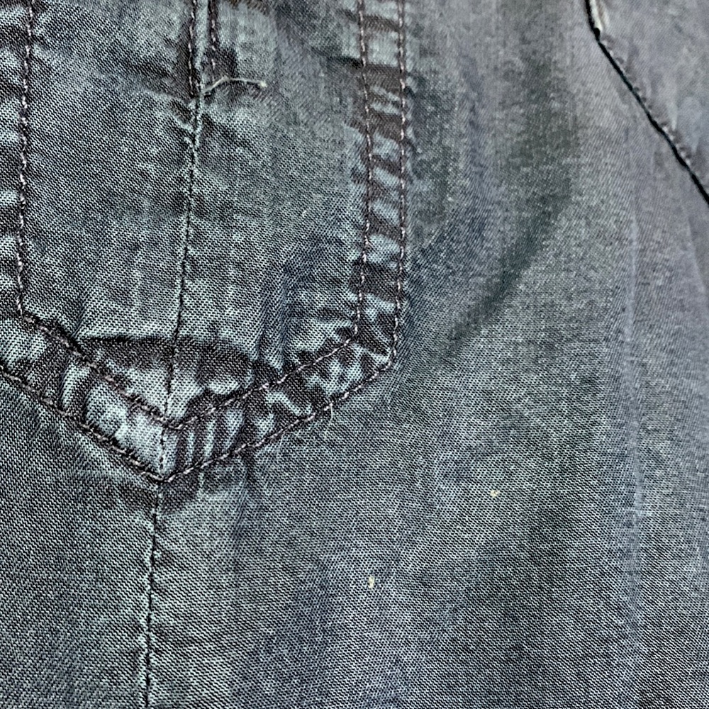 013 William Rast Floral Embroidered Button oversized Sleeveless Top Navy - Picture 2 of 4